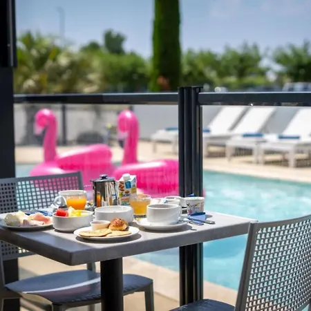 Hotel Caiman 3*